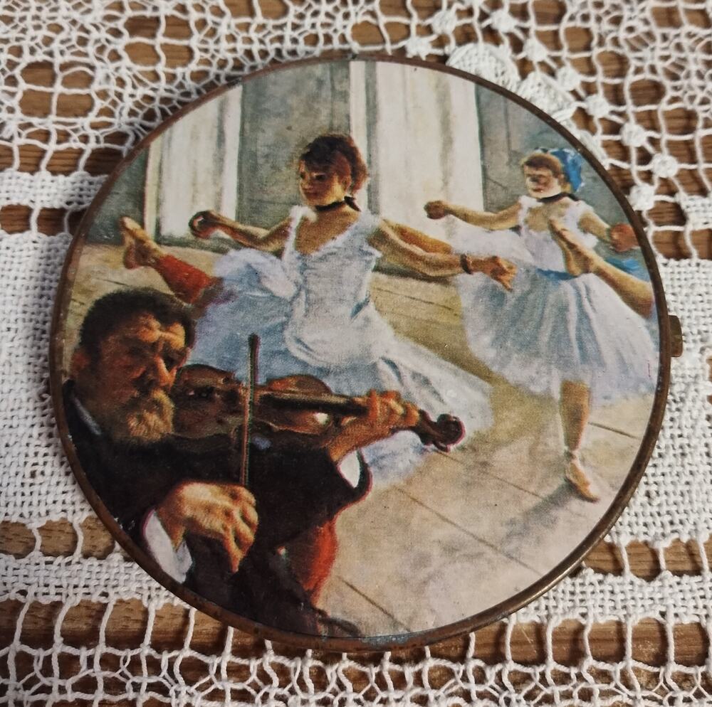 Vintage Brass Ladie's Compact Mirror w/Ballet Dancers & Violinist Cosmetics